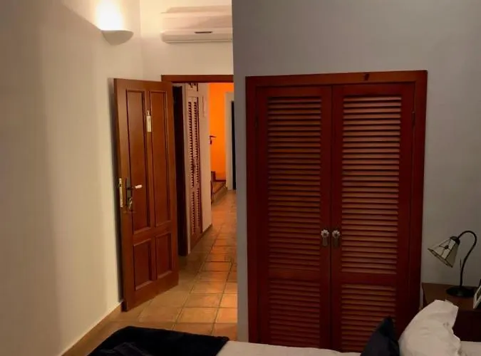Puertas Del Indiano 住宿加早餐酒店 Relleu
